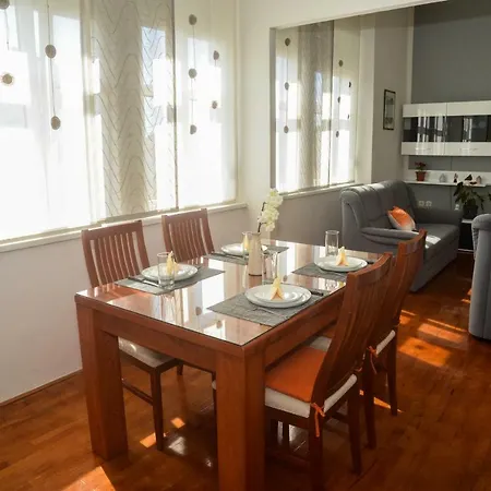 Central Aparment Claudia Apartment