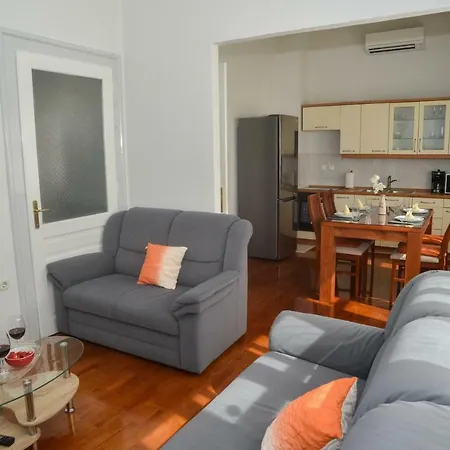 Apartment Central Aparment Claudia Zadar