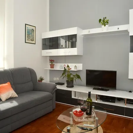 Central Aparment Claudia Apartment *